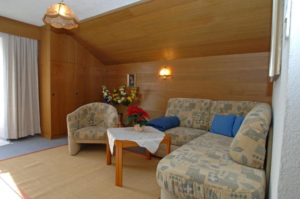 Haus Kneissl Daire Seefeld in Tirol Oda fotoğraf